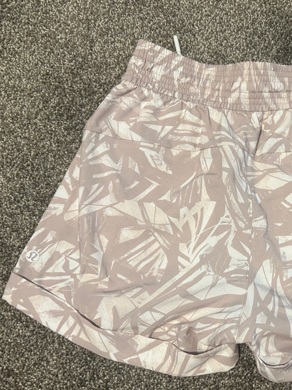 Lululemon Spring Break Away Short - Picture 5 of 5